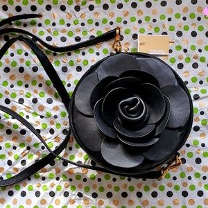 Gorgeous crossbody. It's a gift